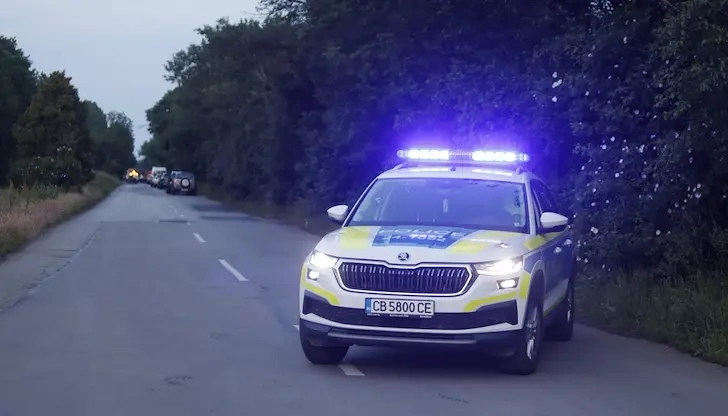 Верижна катастрофа с три коли затрудни движението по пътя София – Варна