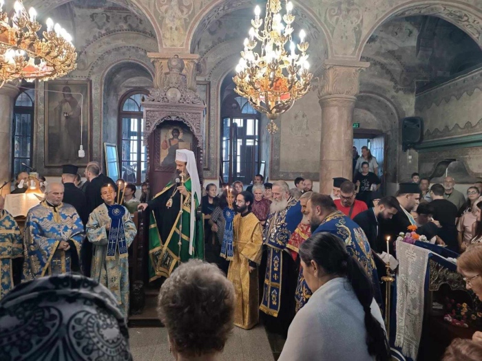 Чудотворната Хавайска икона на Света Богородица беше посрещната в Ихтиман
