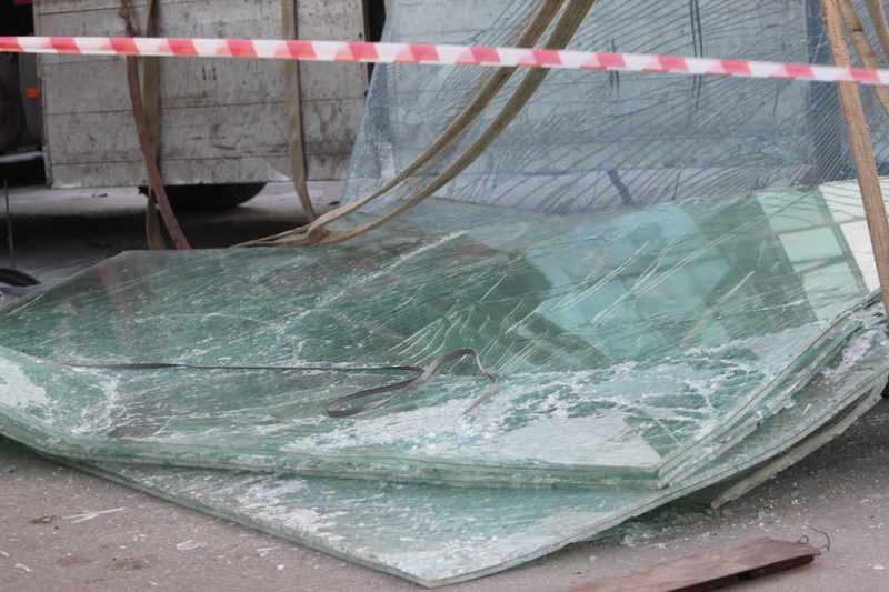 49-годишна жена потроши стъклопакет на магазин в Крайници, била недоволна от обслужването