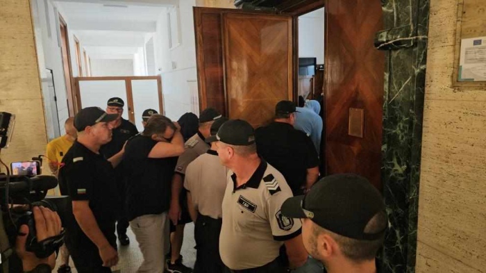Оставиха за постоянно в ареста петима обвиняеми по делото за разпространение на фентанил
