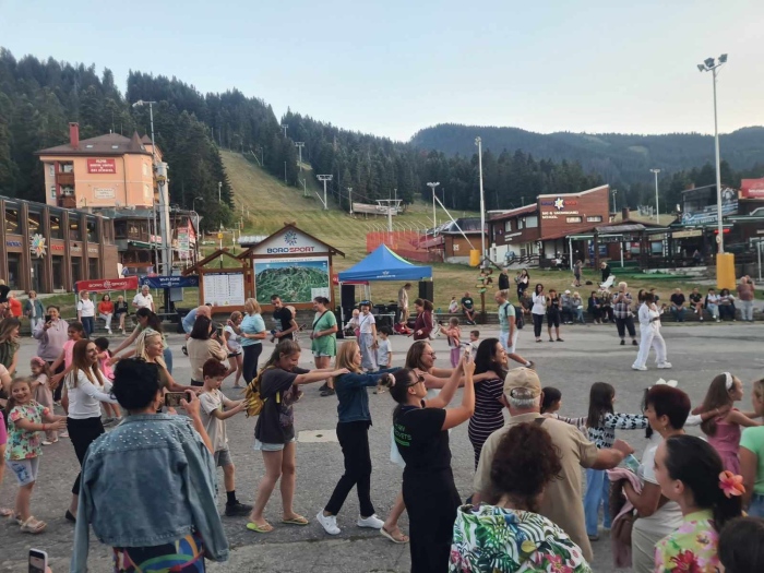 Лятото в Боровец продължава с музика, танци и гръцка вечер