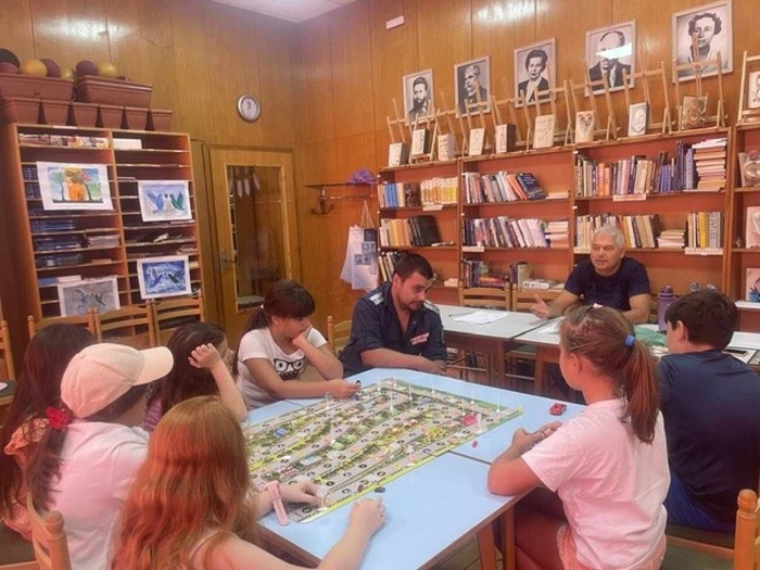 Рилски полицаи влязоха в ролята на учители и спечелиха децата с игра и важни правила