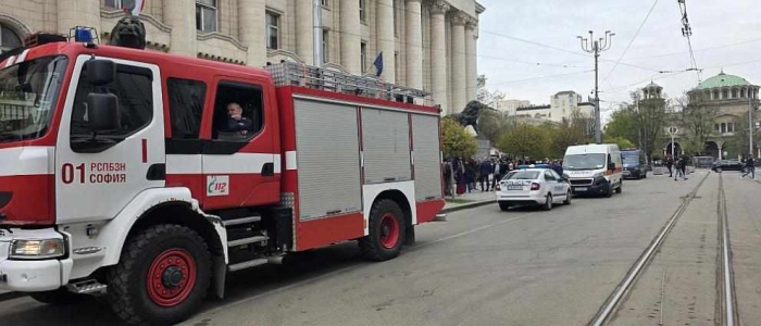 Нова вълна от бомбени заплахи в София изпразни институции и детска градина