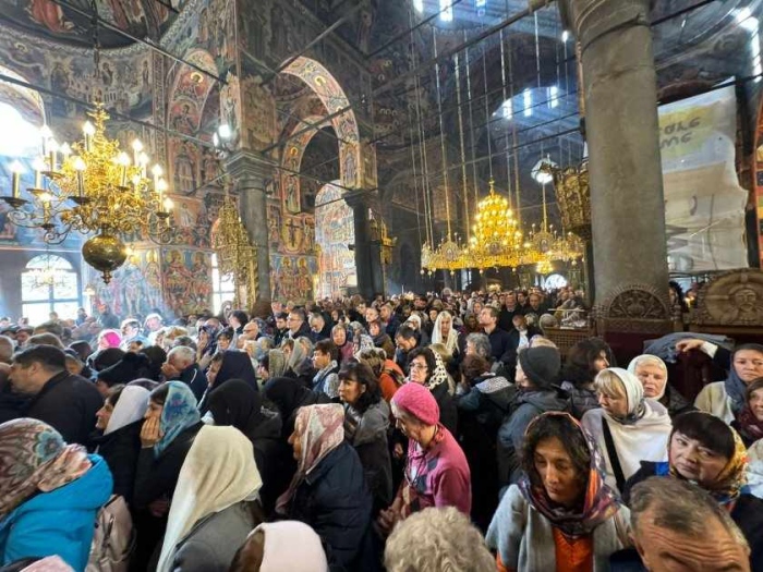 Хиляди към Рилския манастир: полиция и жандармерия поемат охраната