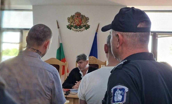 Съдът остави в ареста сочения за лидер на “Кръв и чест“, пуснаха баща и и син Велеви