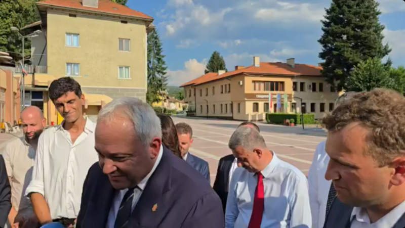 Демерджиев в Белица: Следим непрекъснато ситуацията заради евентуална заплаха от Иран