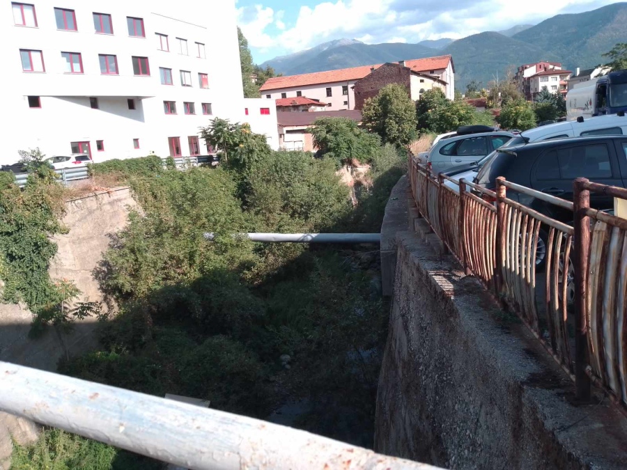 След години упорство: Паркинг до Спортната зала и автоматизирано паркиране планират в Дупница