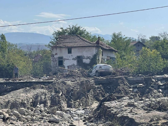 БЧК помага на пострадалите в Струмяни, общината търси още доброволци