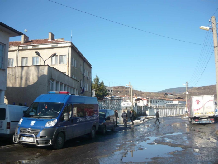 Бобовдолският затвор няма да става убежище за бежанци