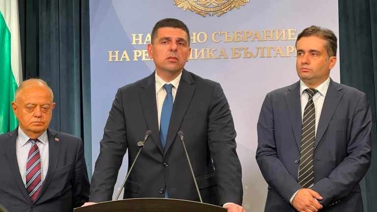 ДБ към Йотова: „Време е да спрем да се навеждаме пред Путин и Русия“