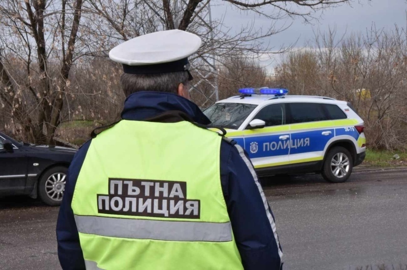 18-годишен пиян и без книжка си спретна гонка с полицията, хванаха го в Пиперево