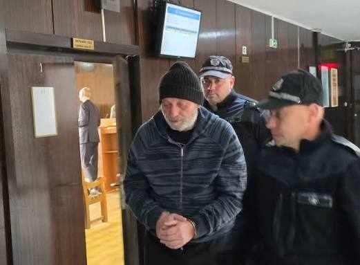 Асен Василев: Йотова да обясни защо помилва наркодилъра „петричкия Ескобар“ 10 г. преди края на присъдата или да се оттегли