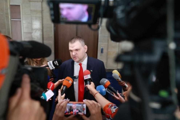 Пеевски: Демерджиев да го кача на един космически кораб и да го закарам на Марс