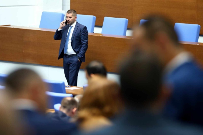 ПП дава Слави Василев на КОНПИ заради петролна фирма на баща му