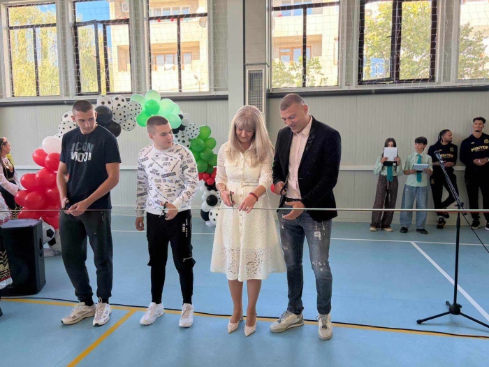 Тервел Пулев преряза лентата на нов физкултурен салон в Перник