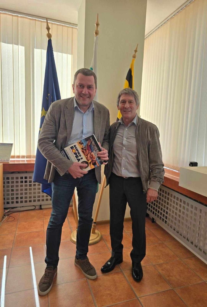 Големите имена на българската борба обсъдиха бъдещето на спорта в Перник