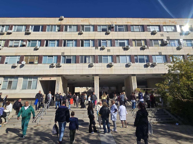 Тревога в Благоевград! Евакуираха болницата и съда заради сигнали за бомби