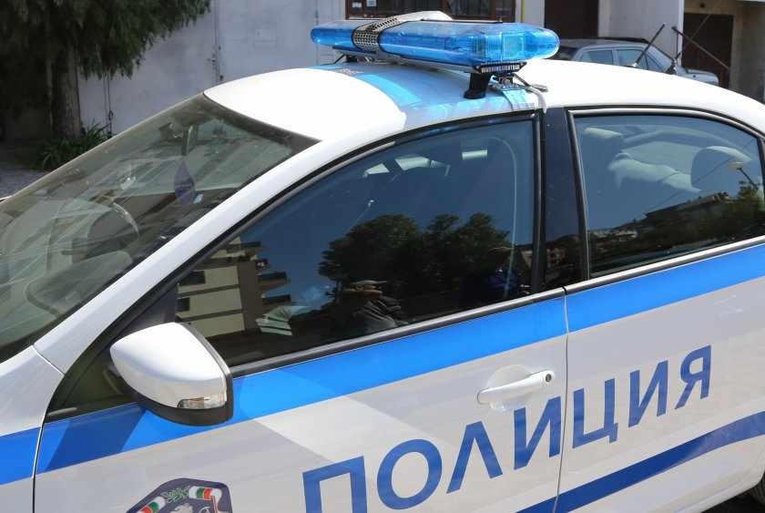 Задържаха 50-годишен мъж за домашно насилие в Бобов дол