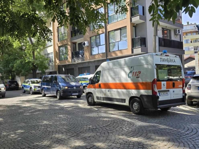 Убийство в Пловдив: 45-годишна жена е открита мъртва в дома си, задържаха млад мъж