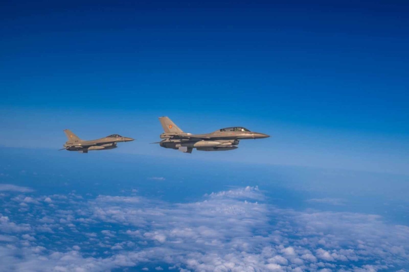 Румъния вдигна два F-16 заради дрон над Черно море, задействаха RO-Alert