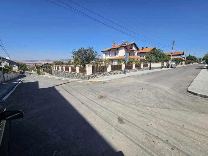 Обновиха асфалтовата настилка на две улици в село Ресилово