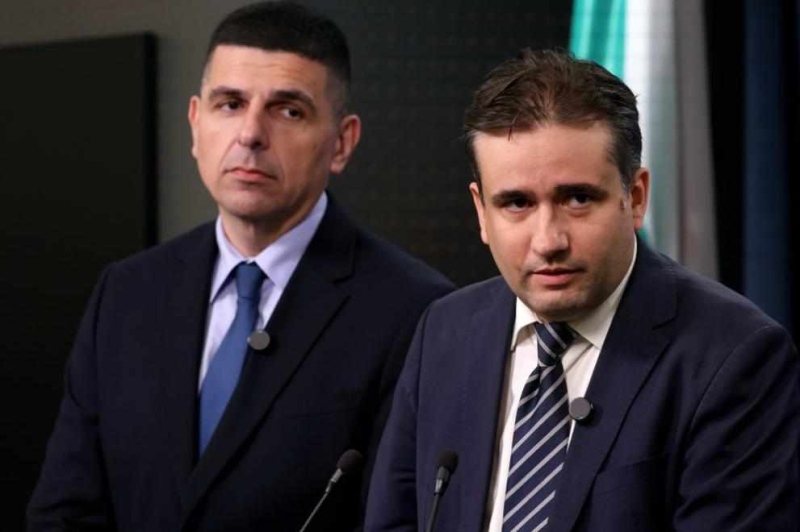 ДБ: За пореден път управляващите скриха аферата на Йотова с помилването на наркотрафиканти