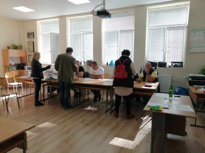 Дупница се топи, но избирателите растат! 83 души повече в списъците за президентския вот
