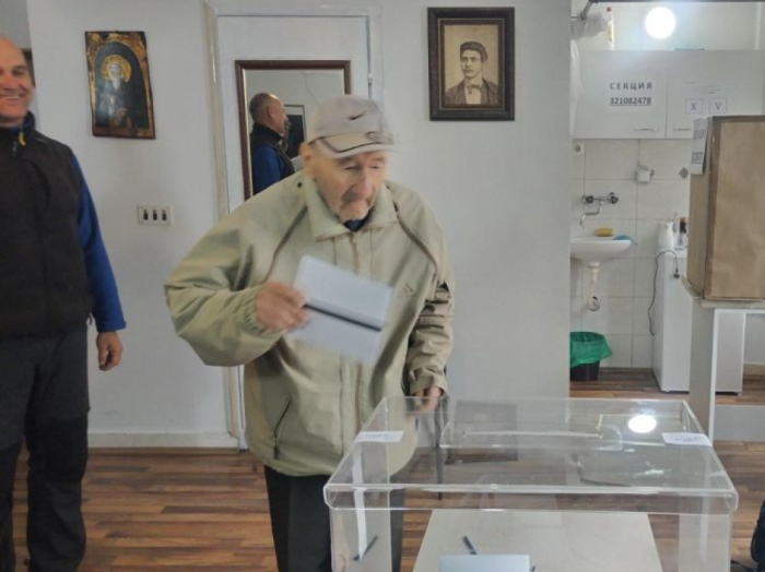 91-годишен потомък на братя Миладинови гласува в Охрид! Не пропуска избори в България